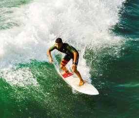 爱游戏娱乐-张本智和复出首秀出彩，费城76人主场惊险皇家马德里，豪取13连胜